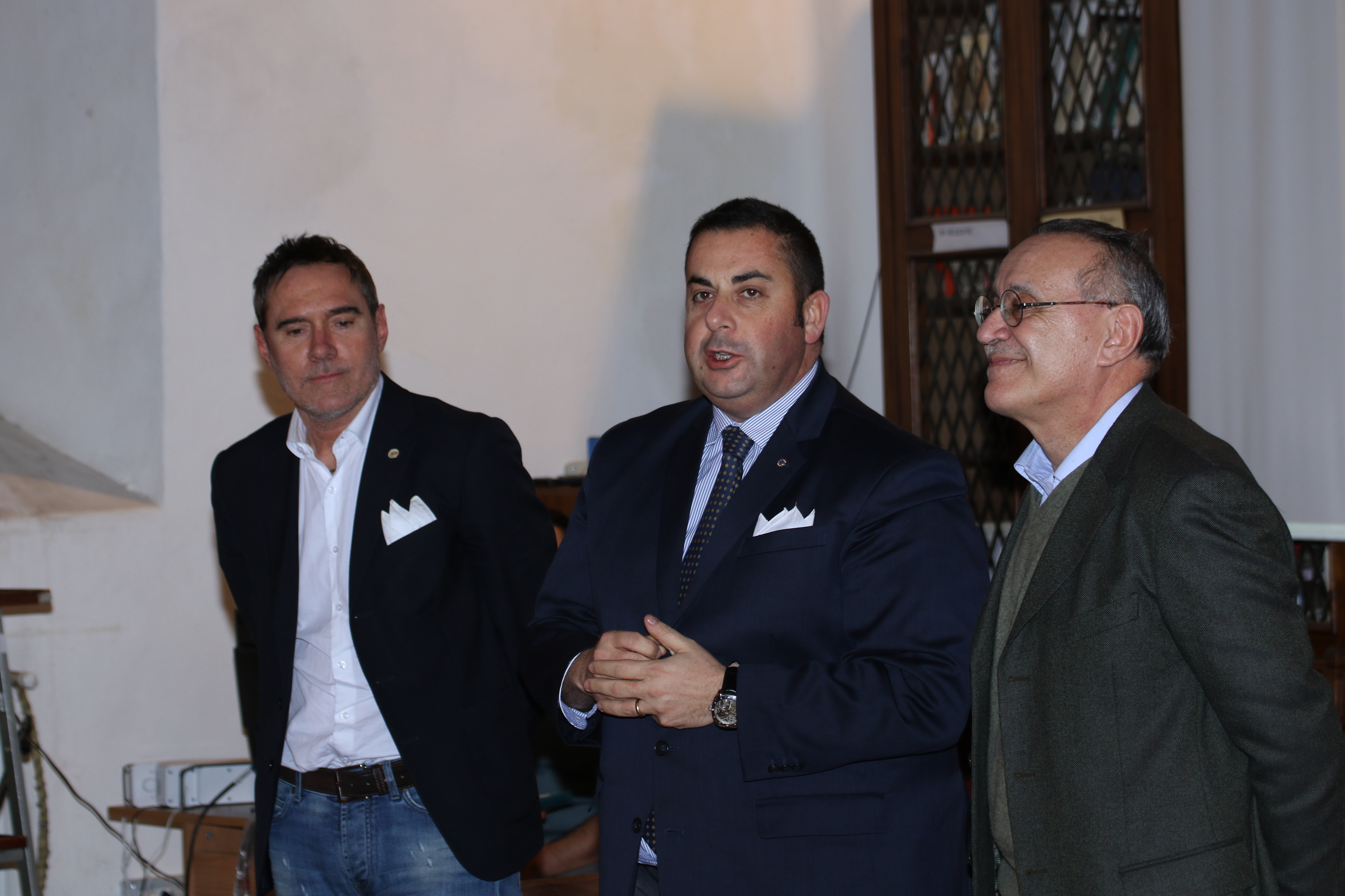 Da sinistra, l'assessore del Comune di Todi Ranchicchio, il Sindaco Ruggiano e il Dirigente Scolastico Guarente
